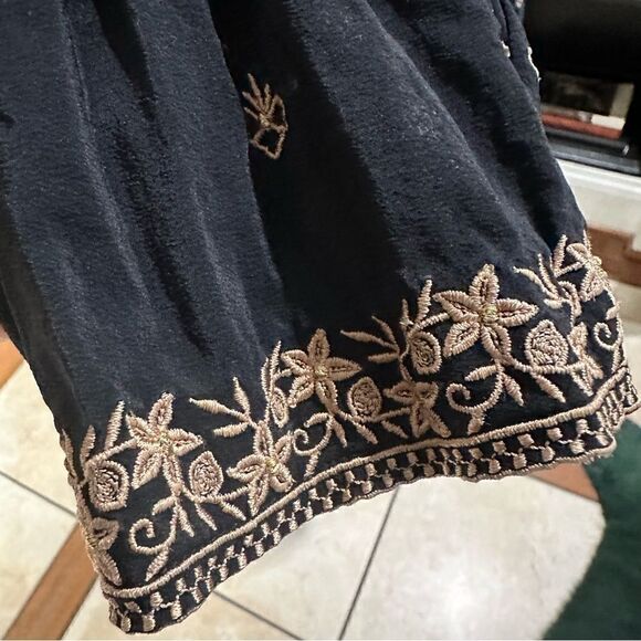 Neiman Marcus Silk Black and Tan Embroidered Tunic Top Size M - Picture 9 of 10